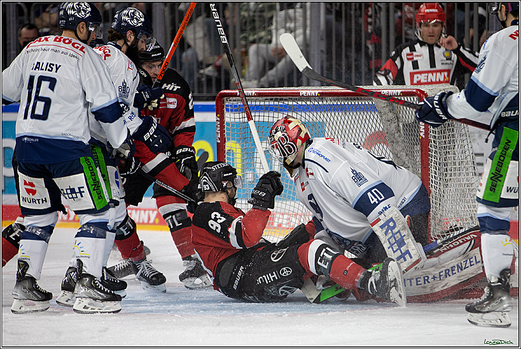 PENNY DEL;  Koelner Haie - Straubing Tigers; Koeln, 11.03.2022